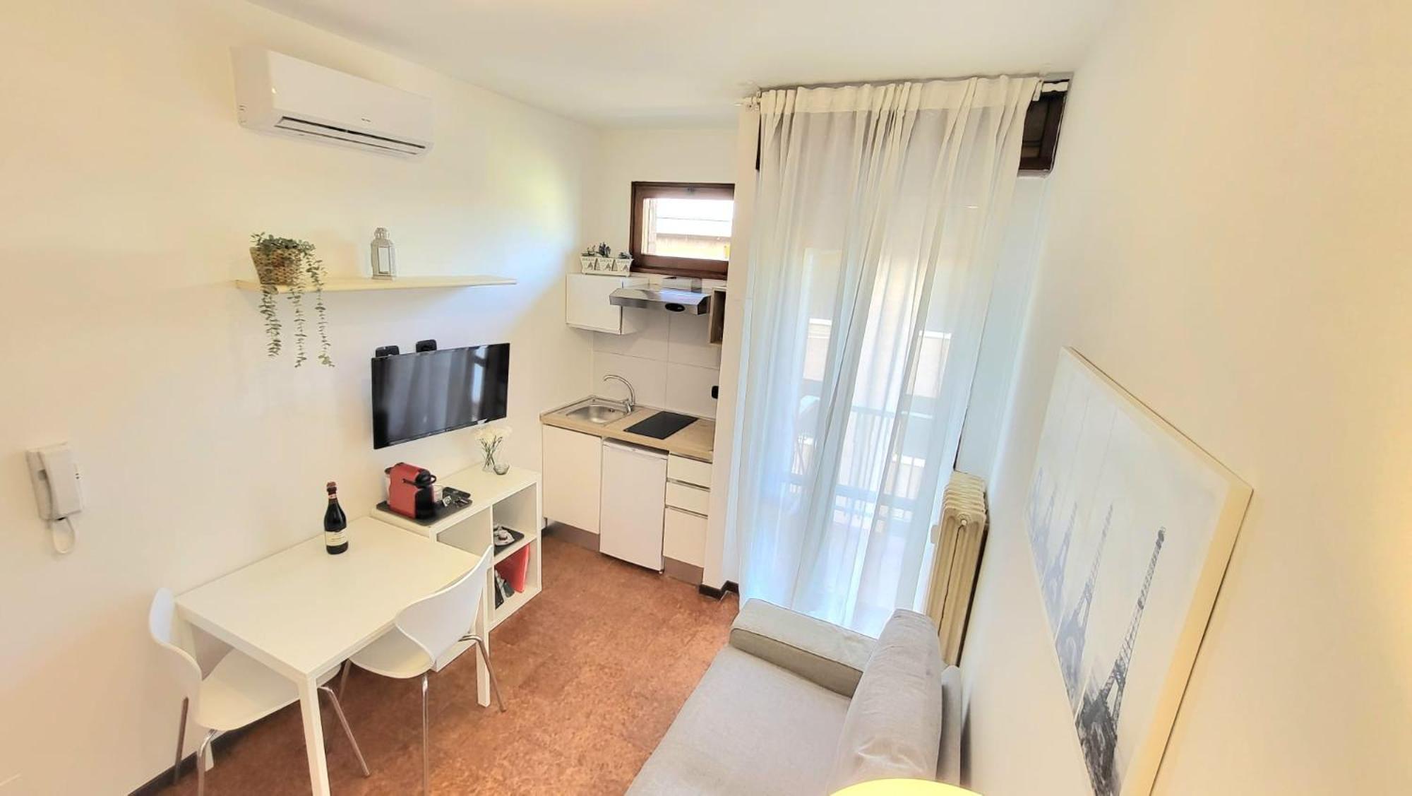 Appartamento Di Fronte All'Ospedale โมดินา ภายนอก รูปภาพ